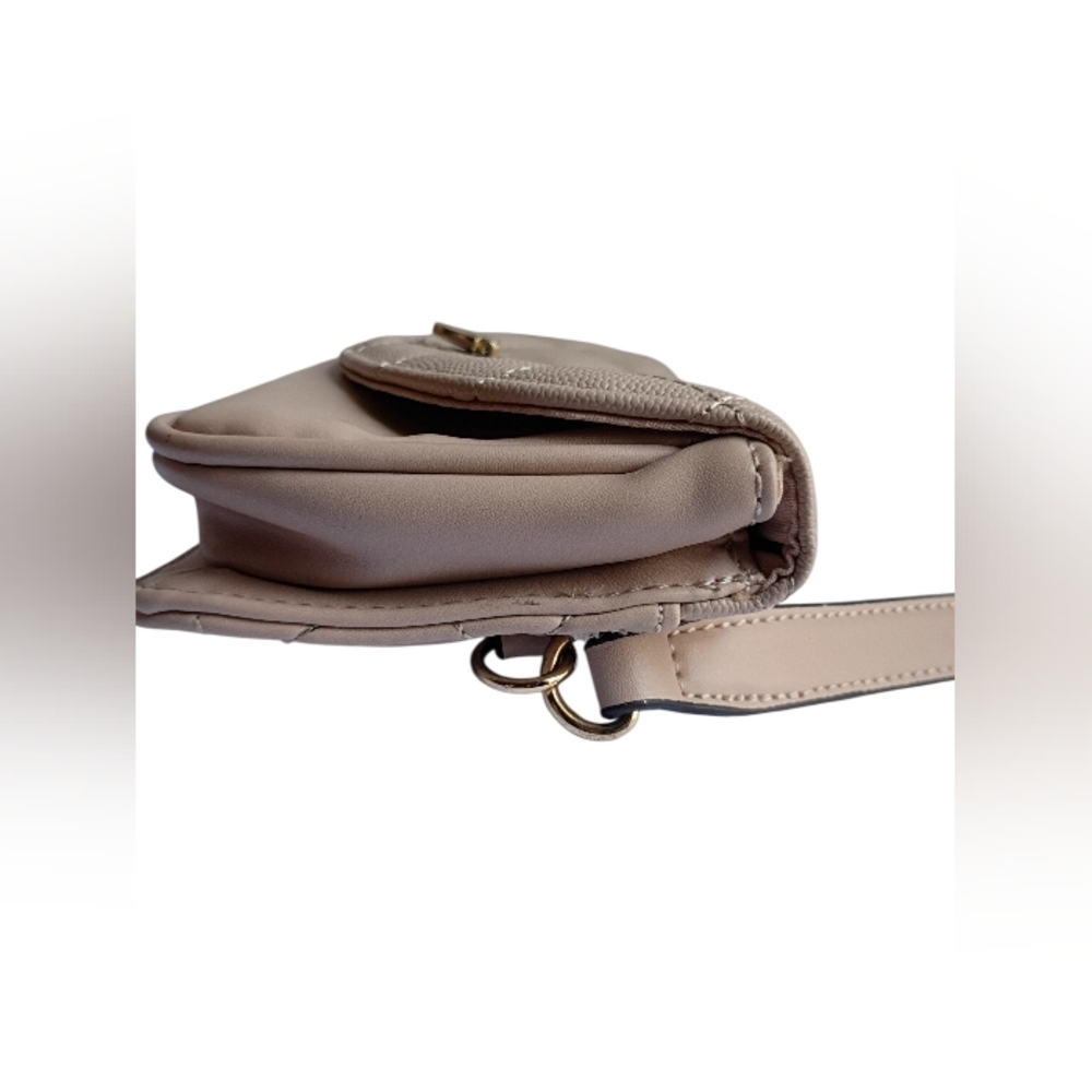 SOLD Aldo Quilted Baige Belt Bag With A Turn Lock Closer - Picture 5 of 11